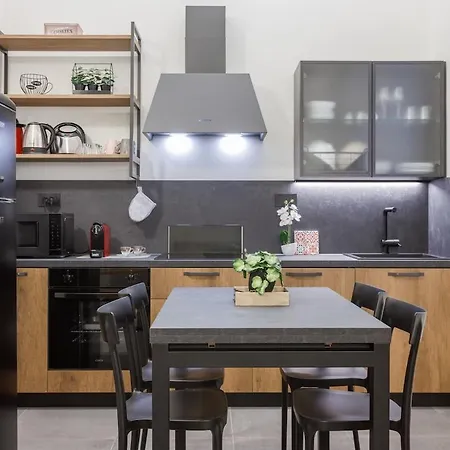 Stylish Loft Near Ghirlandina & Garage On Request *
