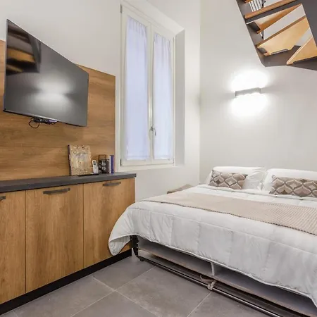 Apartment Stylish Loft With Private Garage Near Ghirlandina Modena