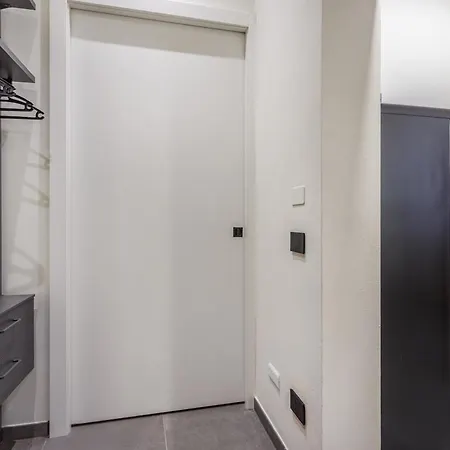 Apartment Stylish Loft With Private Garage Near Ghirlandina