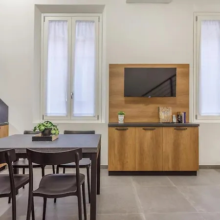 Stylish Loft Near Ghirlandina & Garage On Request