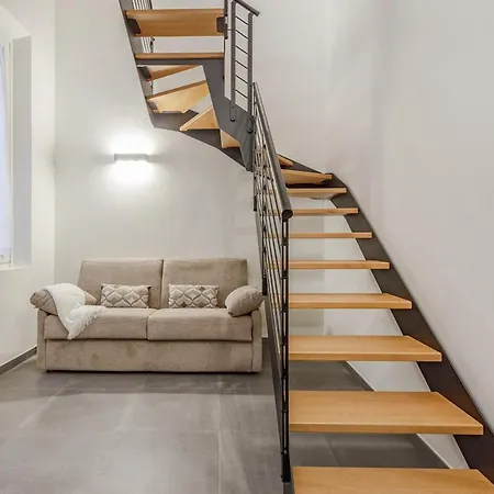Stylish Loft Near Ghirlandina & Garage On Request