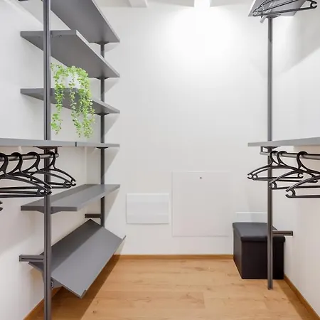 Stylish Loft Near Ghirlandina & Garage On Request *