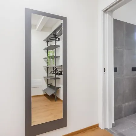 Lägenhet Stylish Loft With Private Garage Near Ghirlandina *