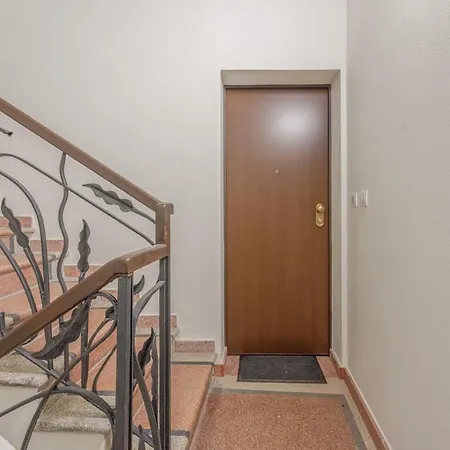 Stylish Loft Near Ghirlandina & Garage On Request *